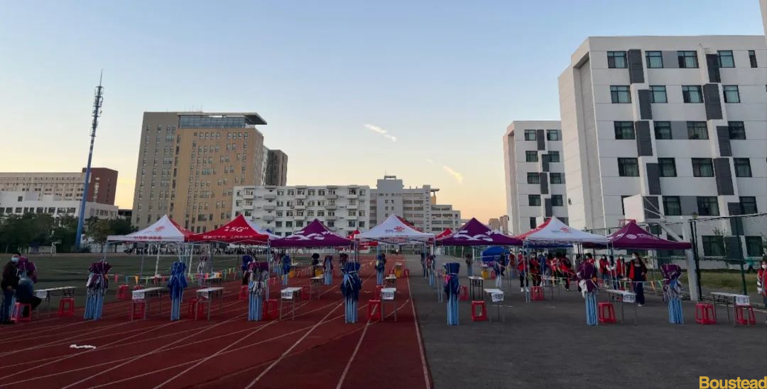 学院组织返校学生进行核酸检测