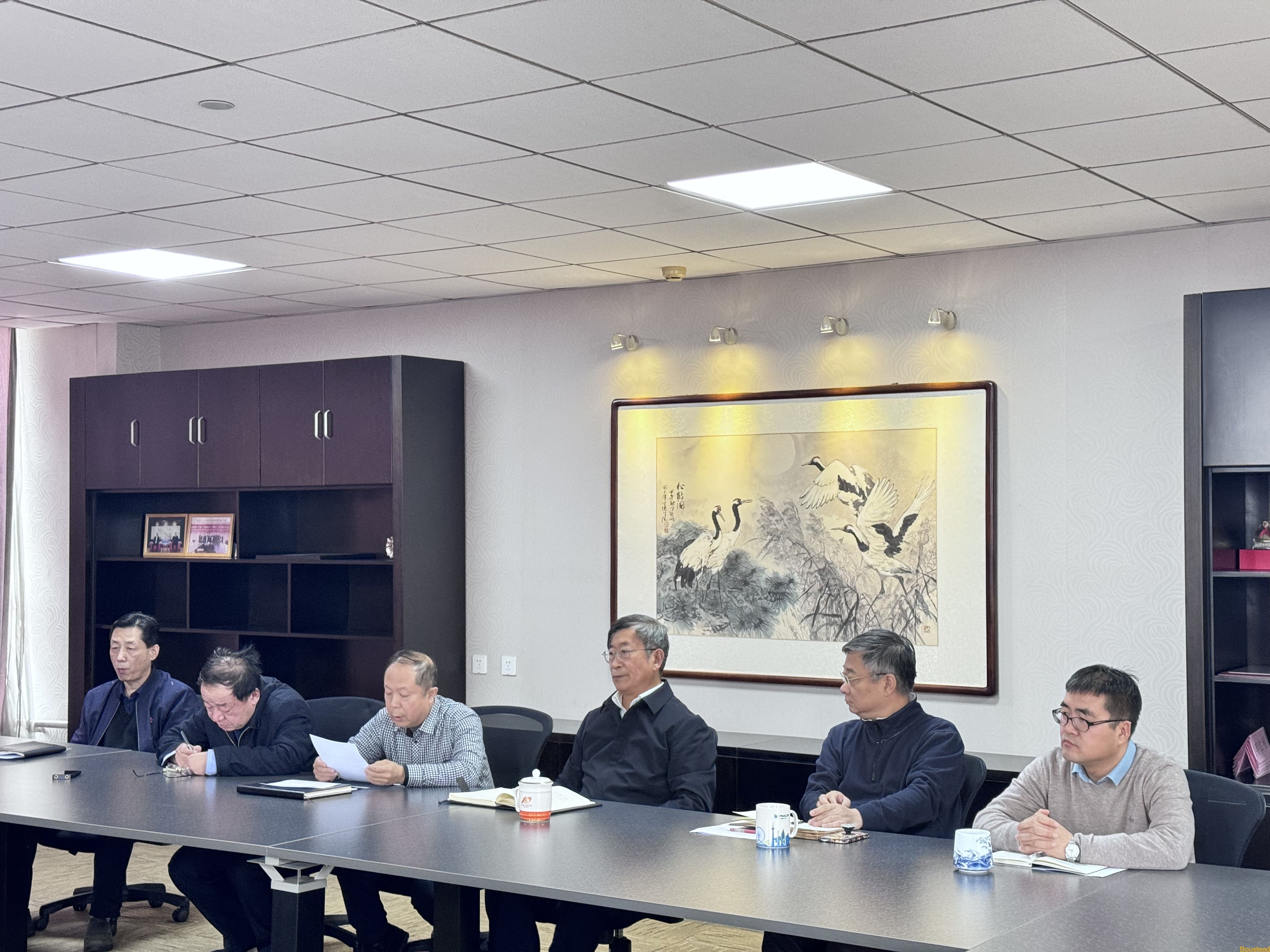 学院召开中层干部会研究部署新学期工作