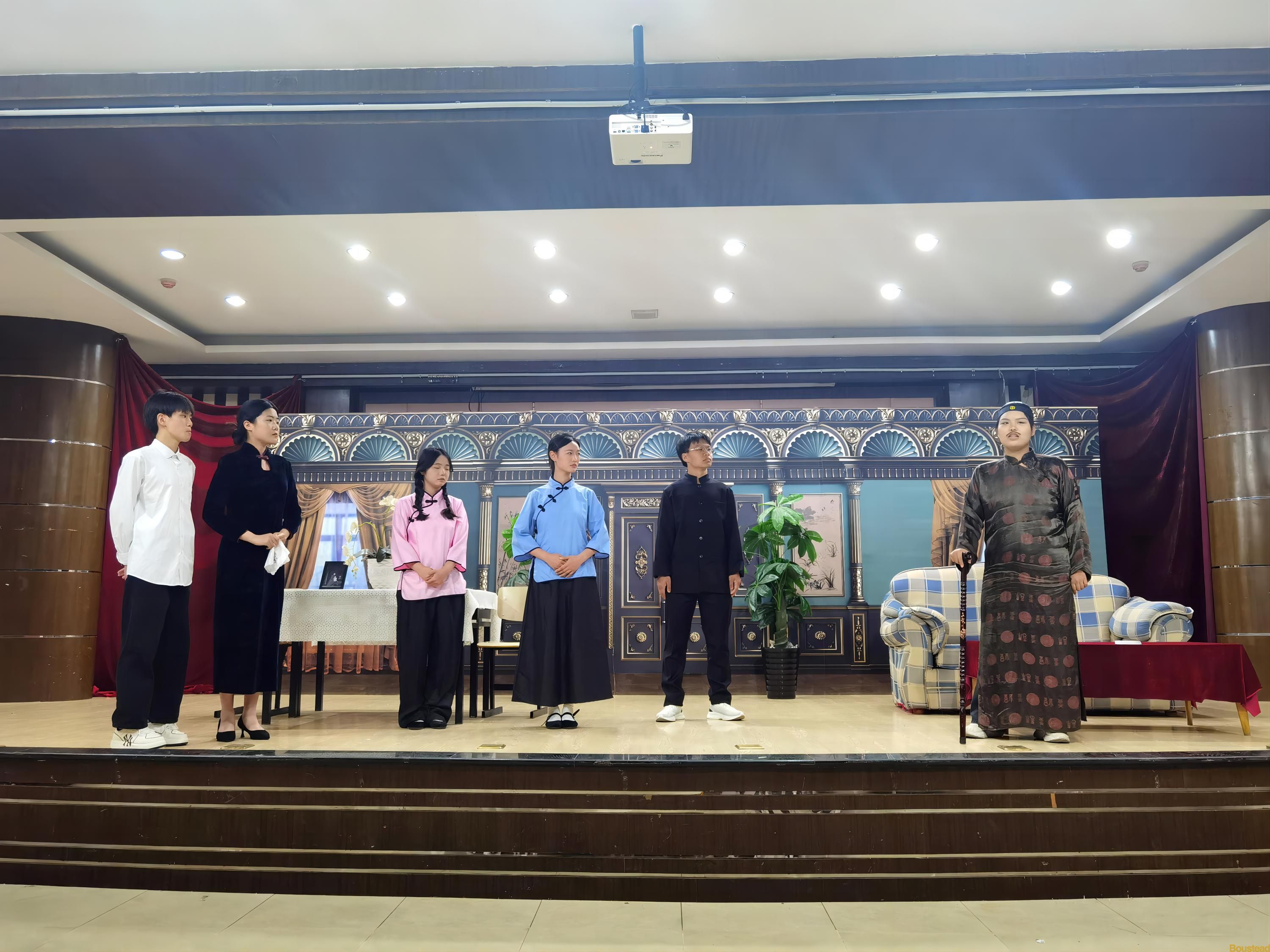 【外国语言文学系】中英文《雷雨》话剧展演