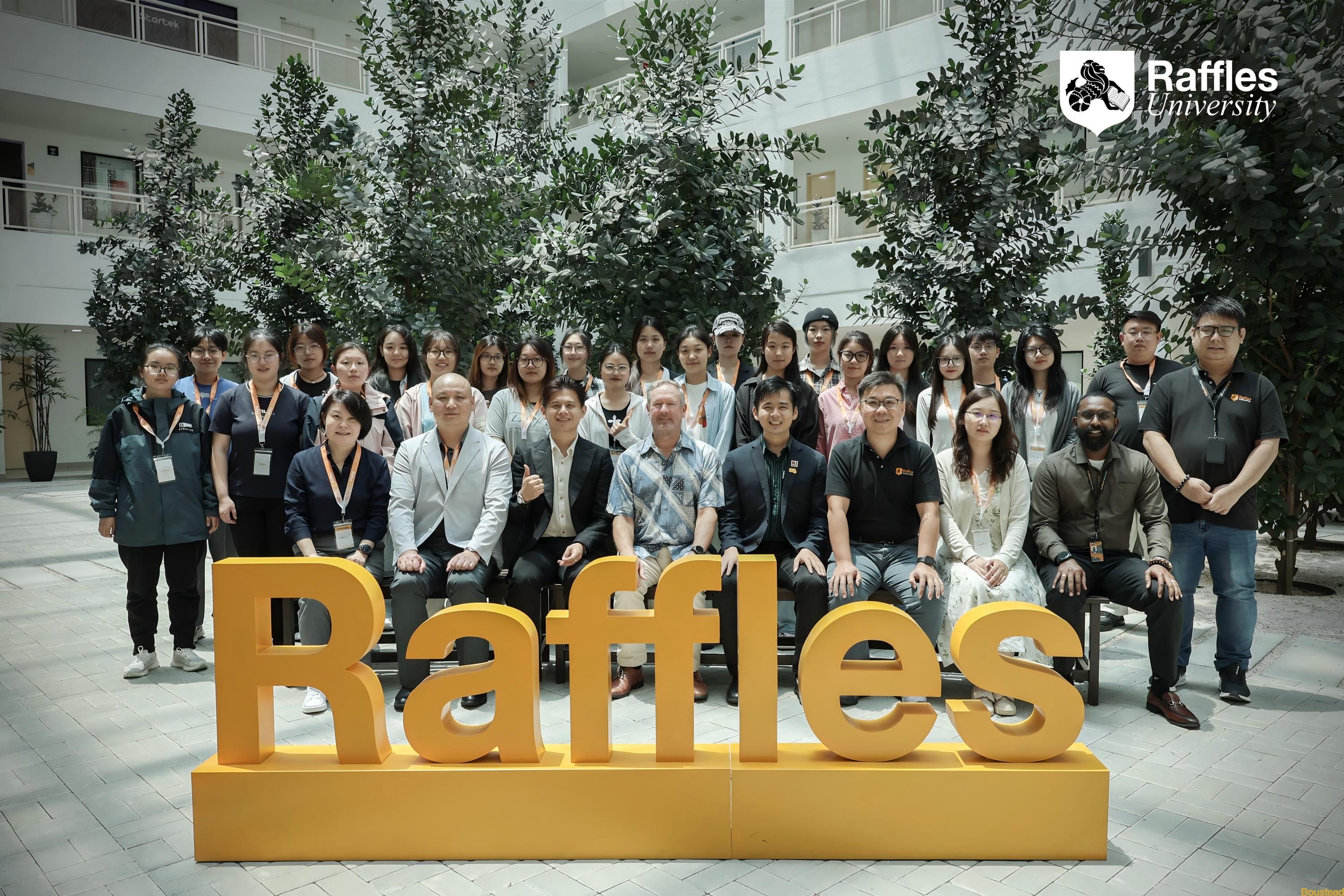 学院学子首次赴东南亚开展“成功源于设计”实习实践